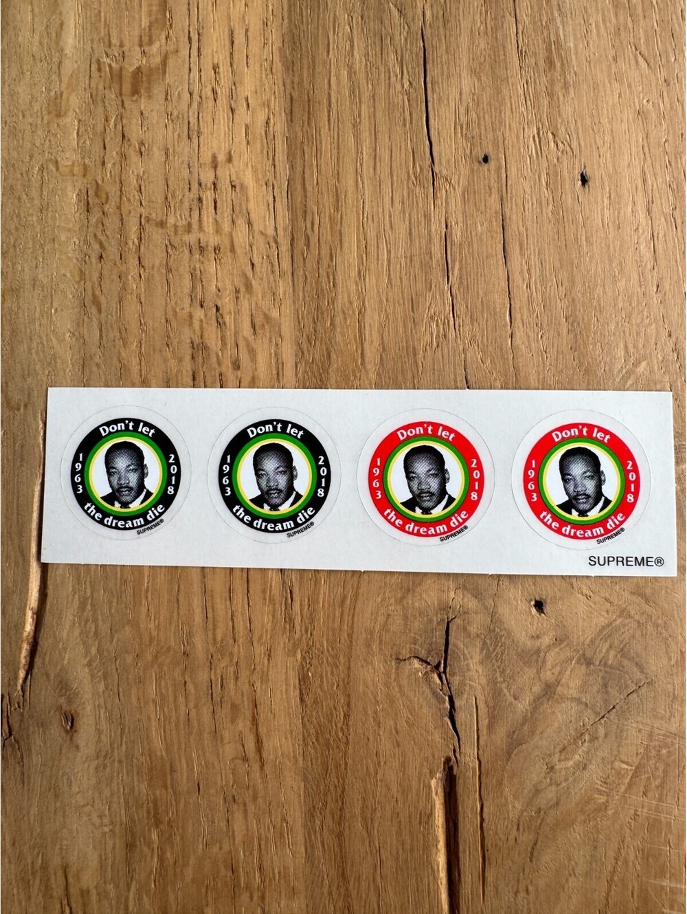 SUPREME NYC Sticker Box Logo dont let the dream die
